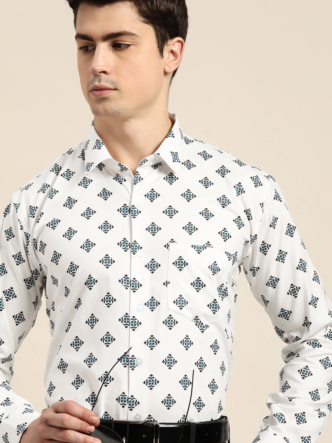 

Hancock Men Club Slim Fit Opaque Printed Party Shirt, White
