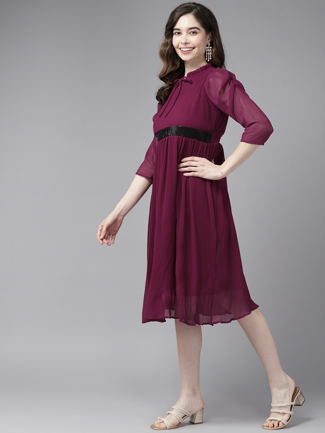 

Aarika Tie-Up Neck Georgette Dress, Magenta