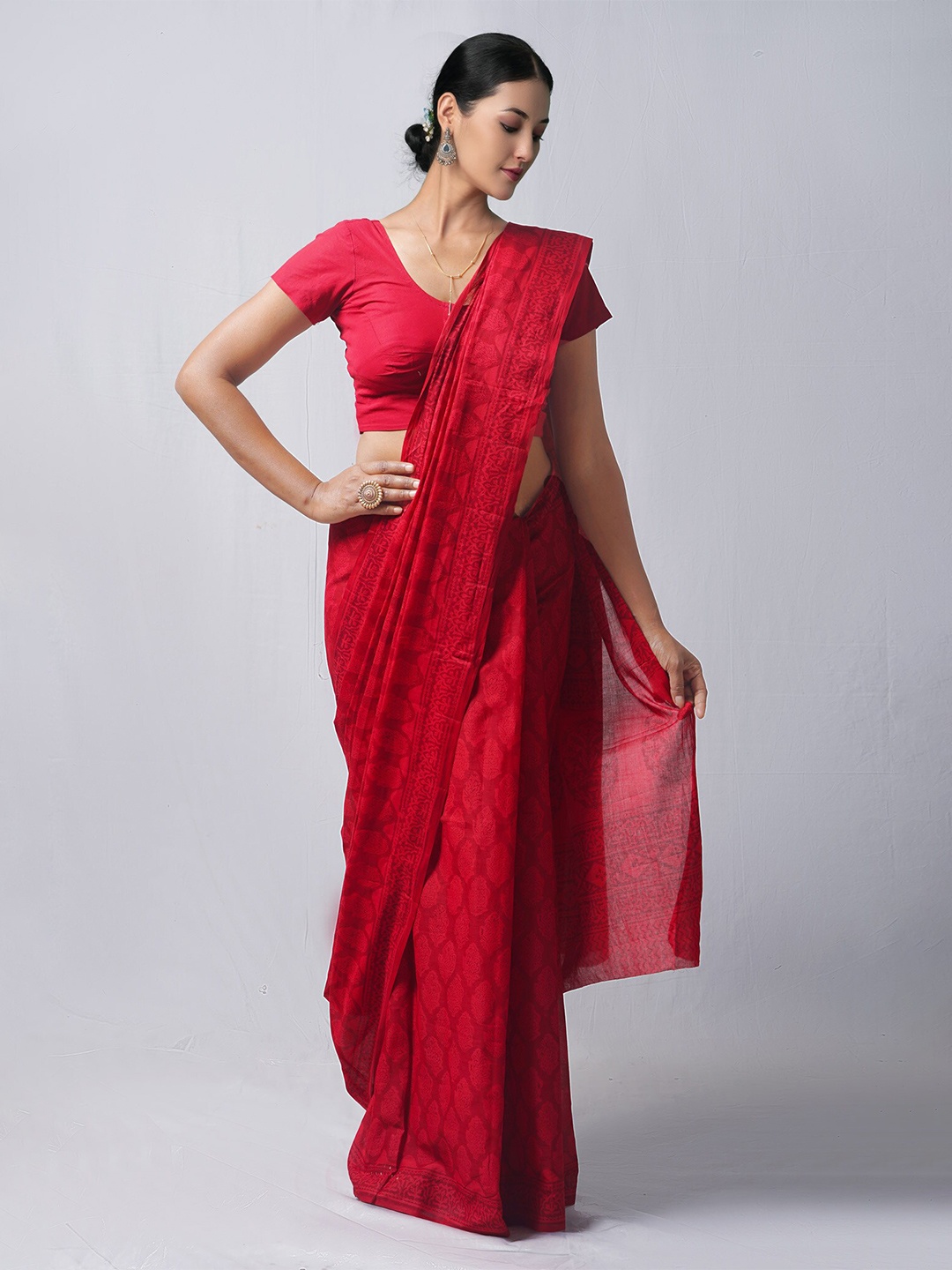 

Unnati Silks Ethnic Motifs Pure Cotton Block Print Saree, Red