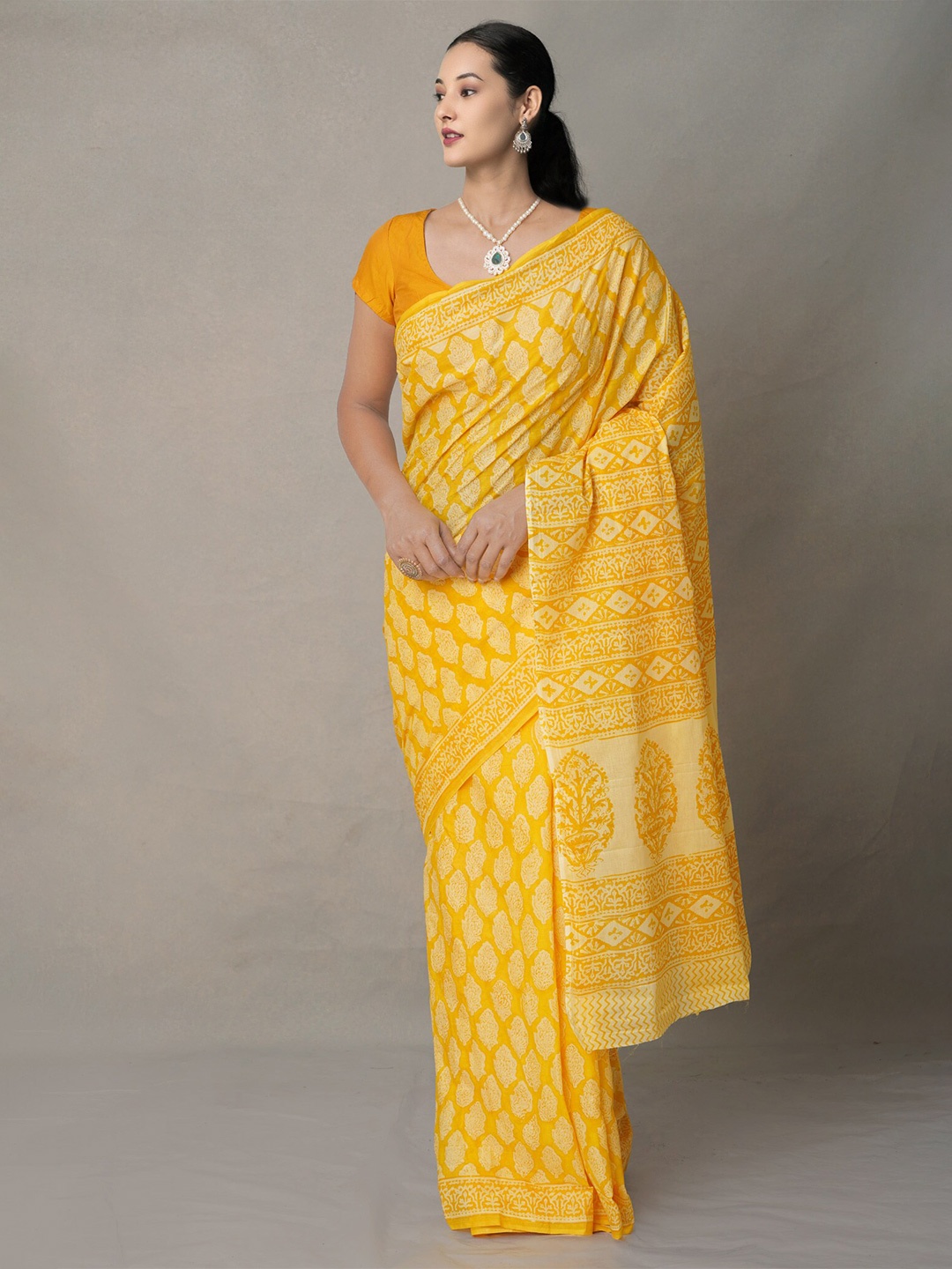 

Unnati Silks Ethnic Motifs Pure Cotton Block Print Saree, Yellow