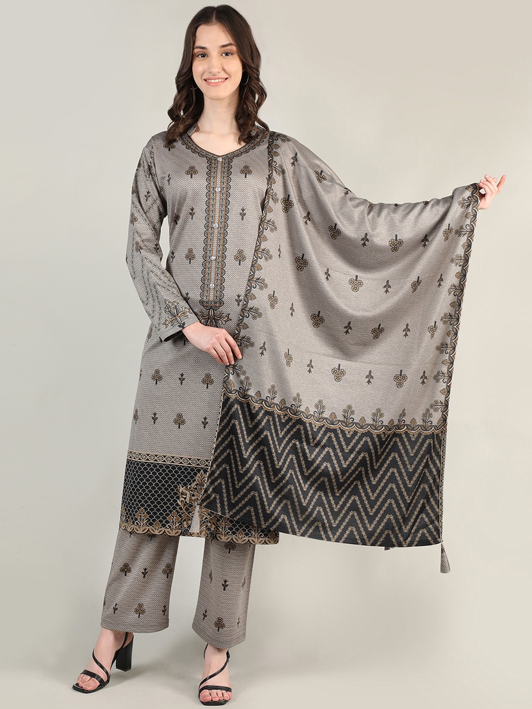 

MIKHAD Printed Kurta with Trousers & With Dupatta, Grey