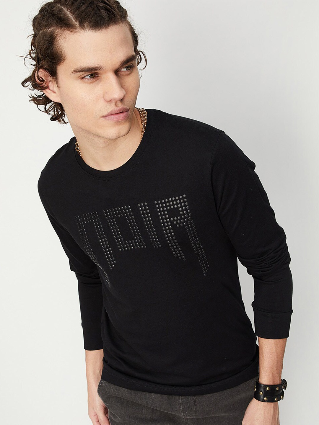 

max Men Typography Printed Pure Cotton T-shirt, Black