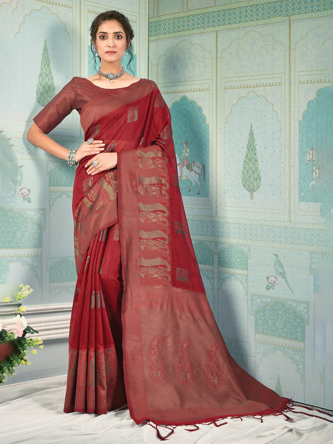 

SANGAM PRINTS Ethnic Motifs Zari Saree, Maroon