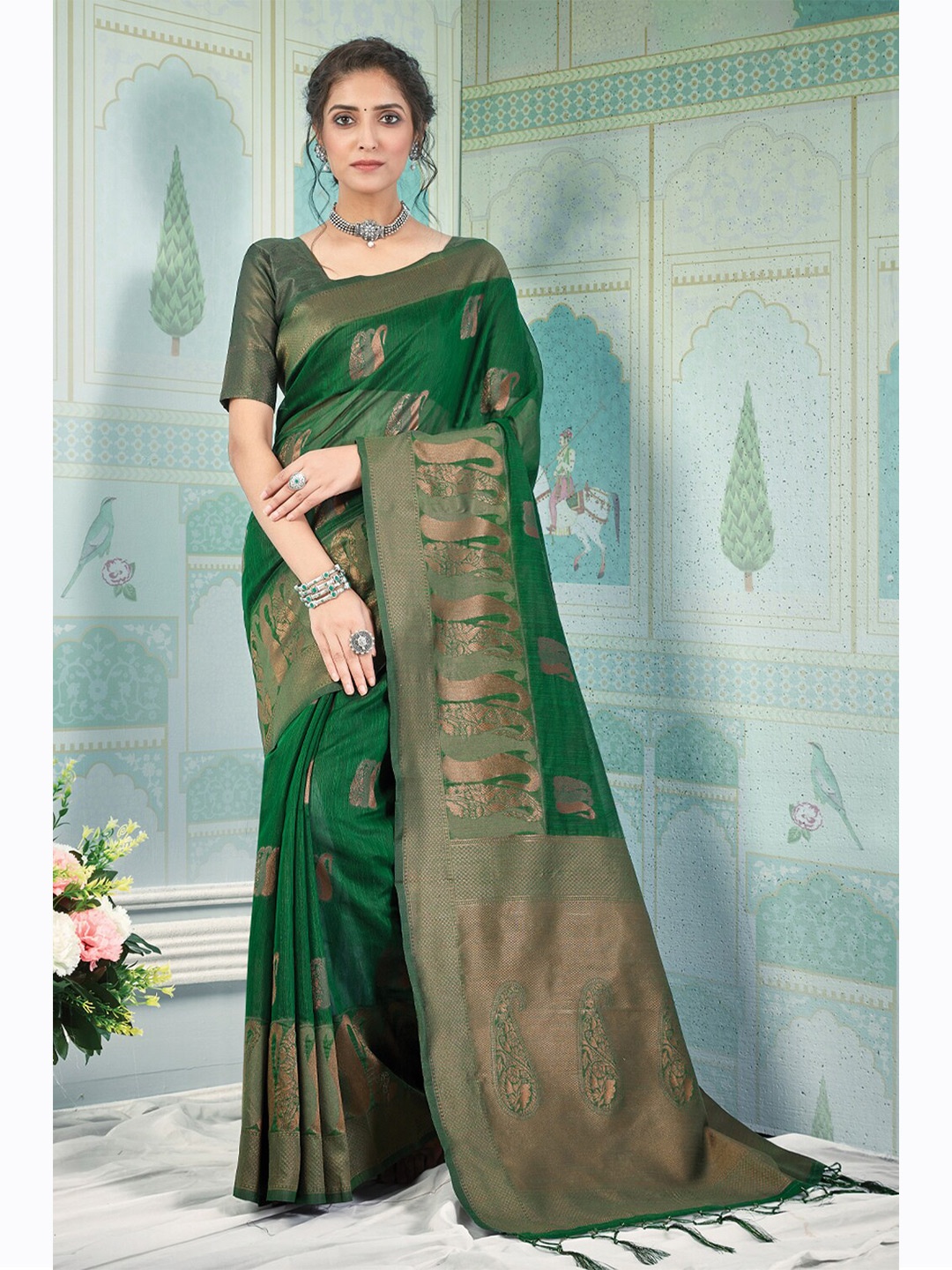 

SANGAM PRINTS Ethnic Motifs Zari Saree, Green