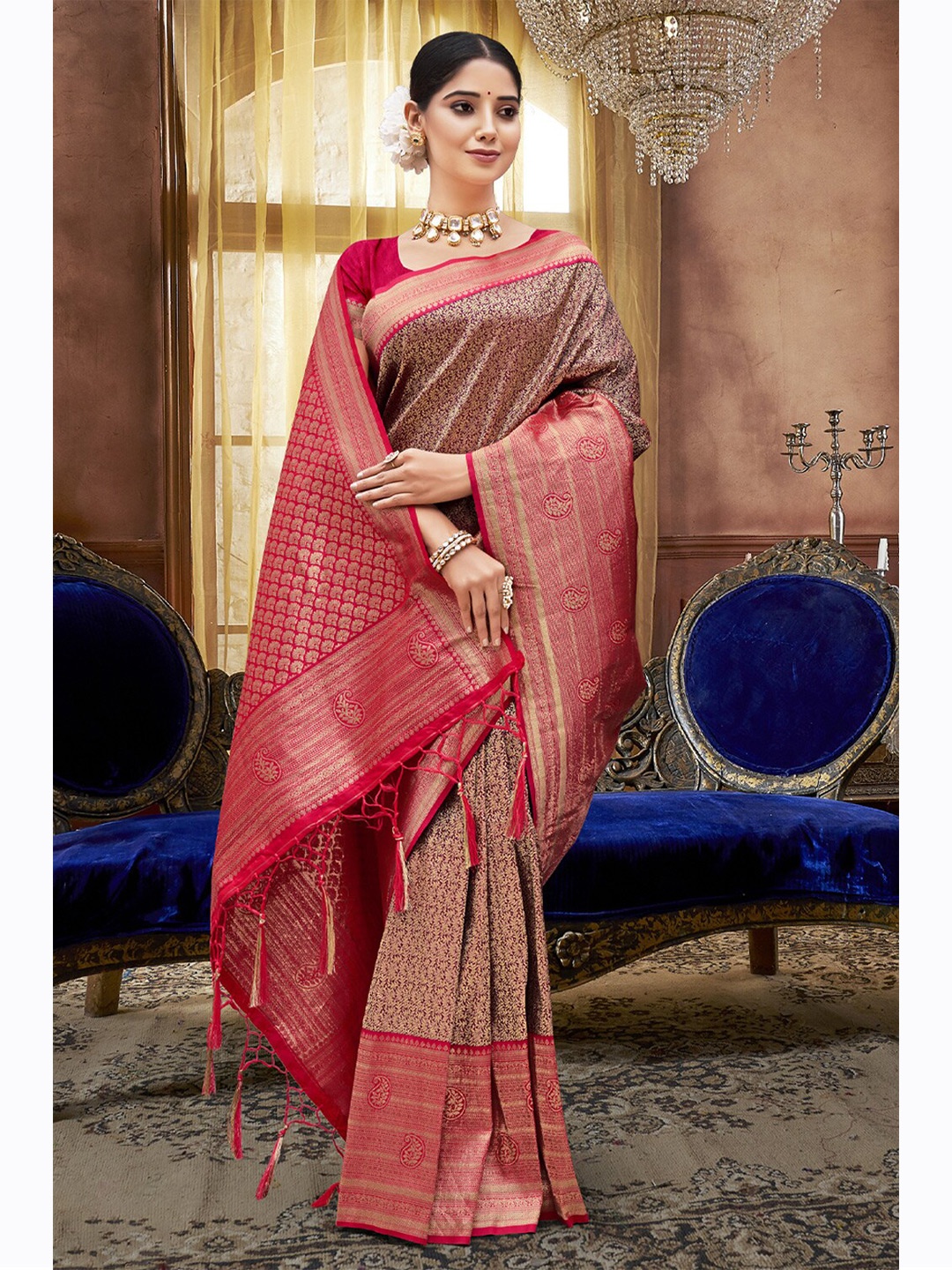 

SANGAM PRINTS Floral Zari Pure Silk Banarasi Saree, Purple