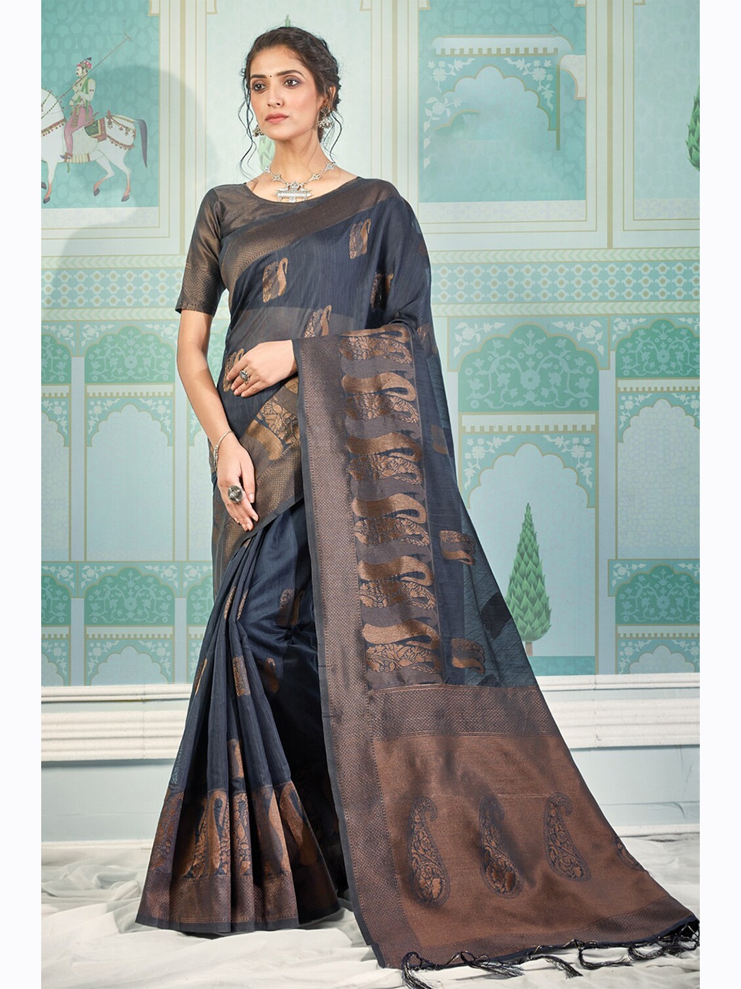 

SANGAM PRINTS Paisley Zari Saree, Grey
