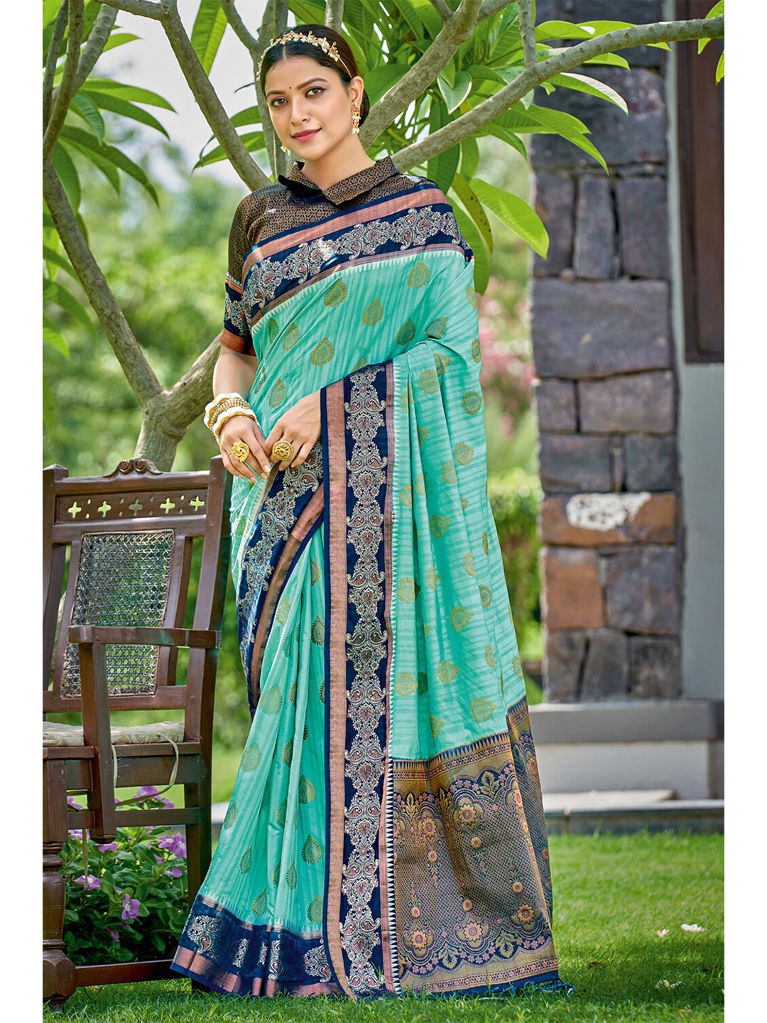 

SANGAM PRINTS Ethnic Motifs Zari Pure Silk Banarasi Saree, Sea green