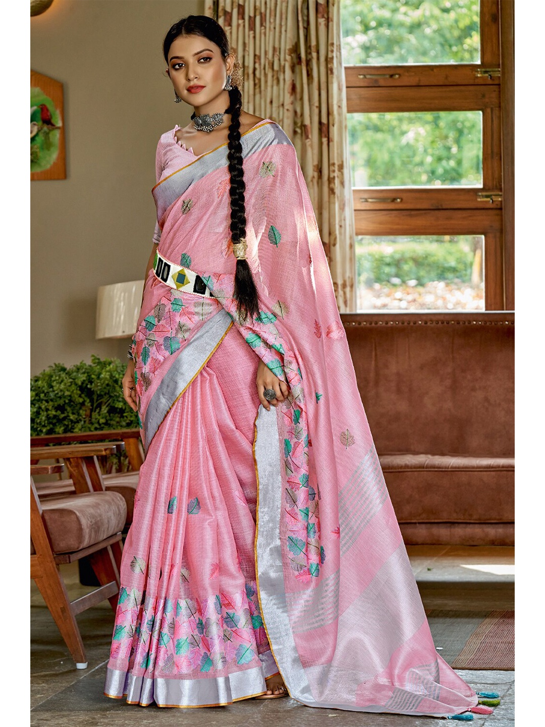 

SANGAM PRINTS Floral Zari Linen Blend Saree, Pink