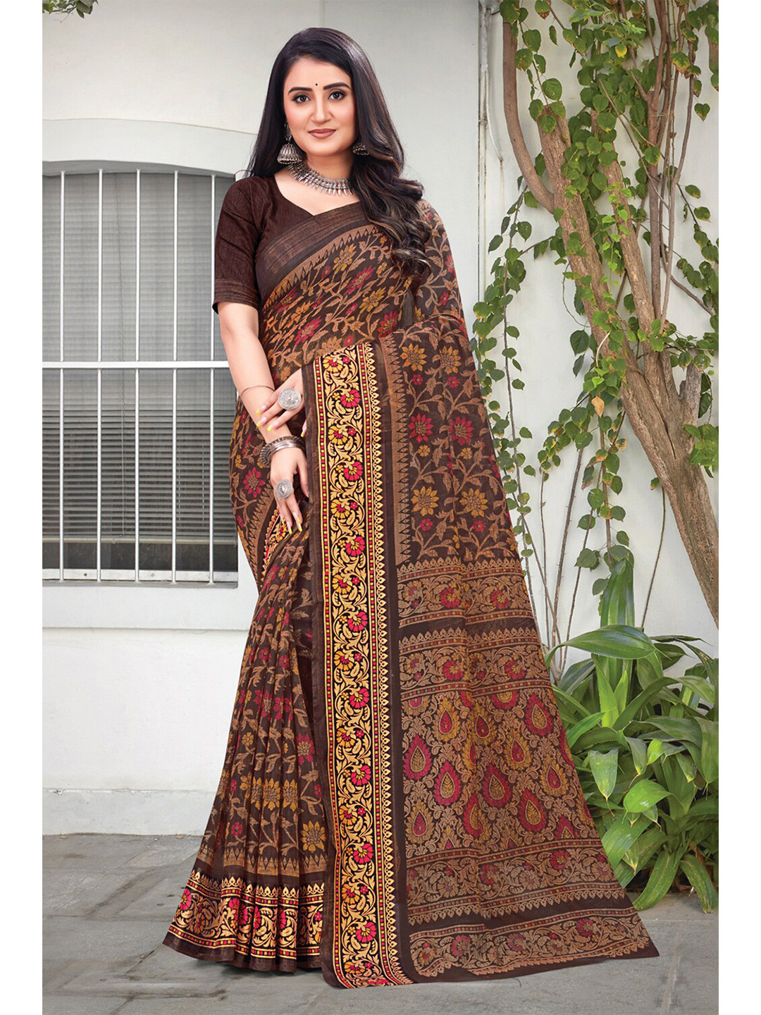 

SANGAM PRINTS Floral Printed Zari Saree, Brown