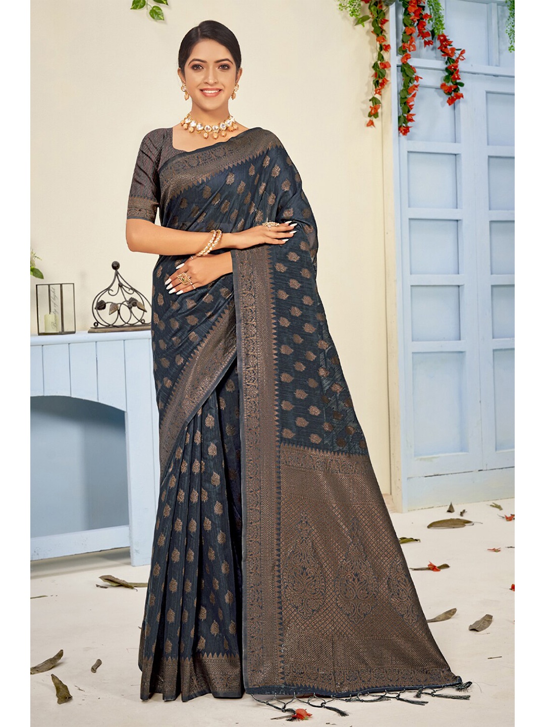 

SANGAM PRINTS Navy Blue & Gold-Toned Ethnic Motifs Zari Saree