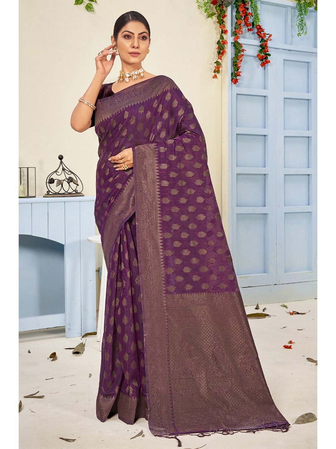

SANGAM PRINTS Woven Design Zari Saree, Purple