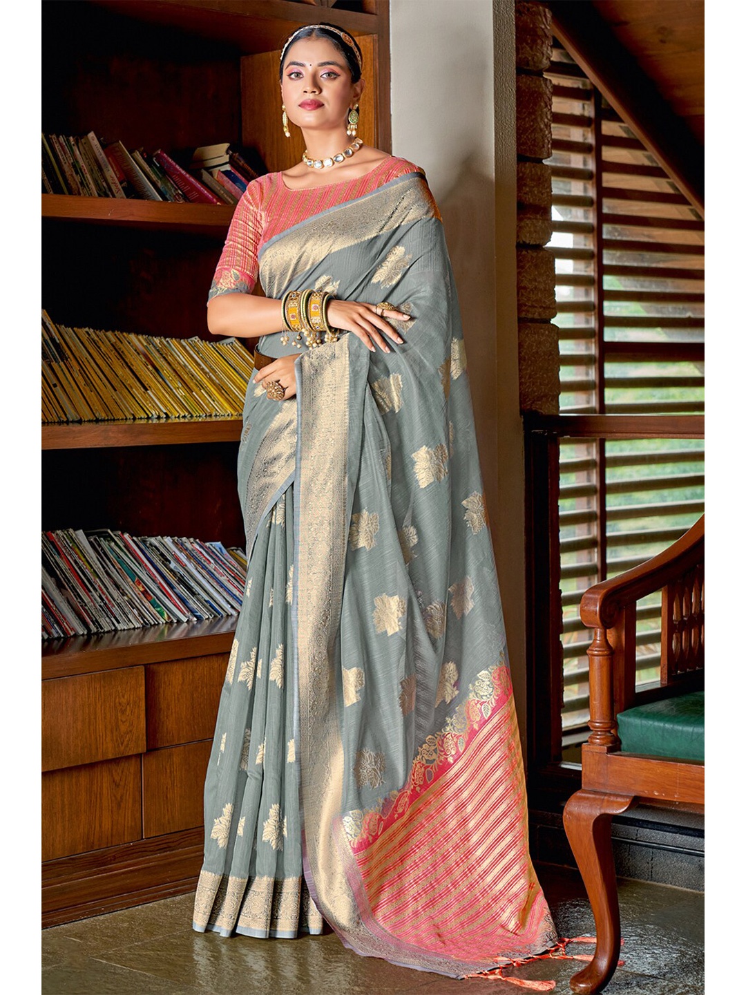 

SANGAM PRINTS Woven Design Zari Saree, Grey