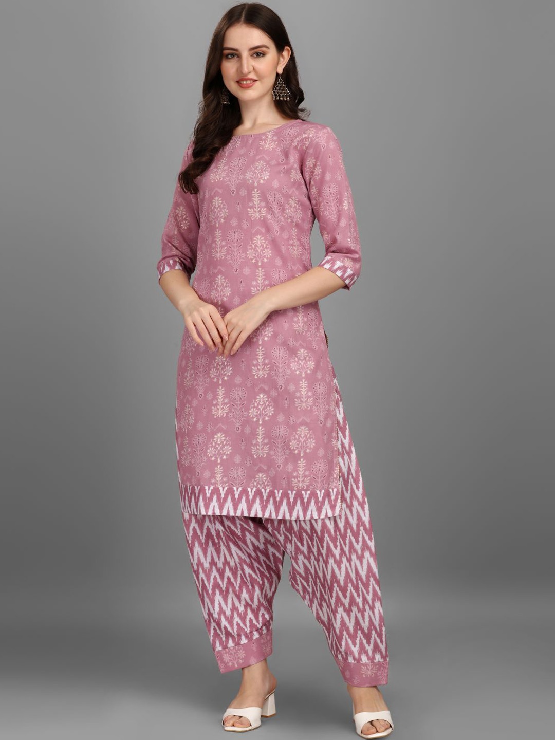 

GUFRINA Floral Printed Round Neck Kurta with Salwar, Pink