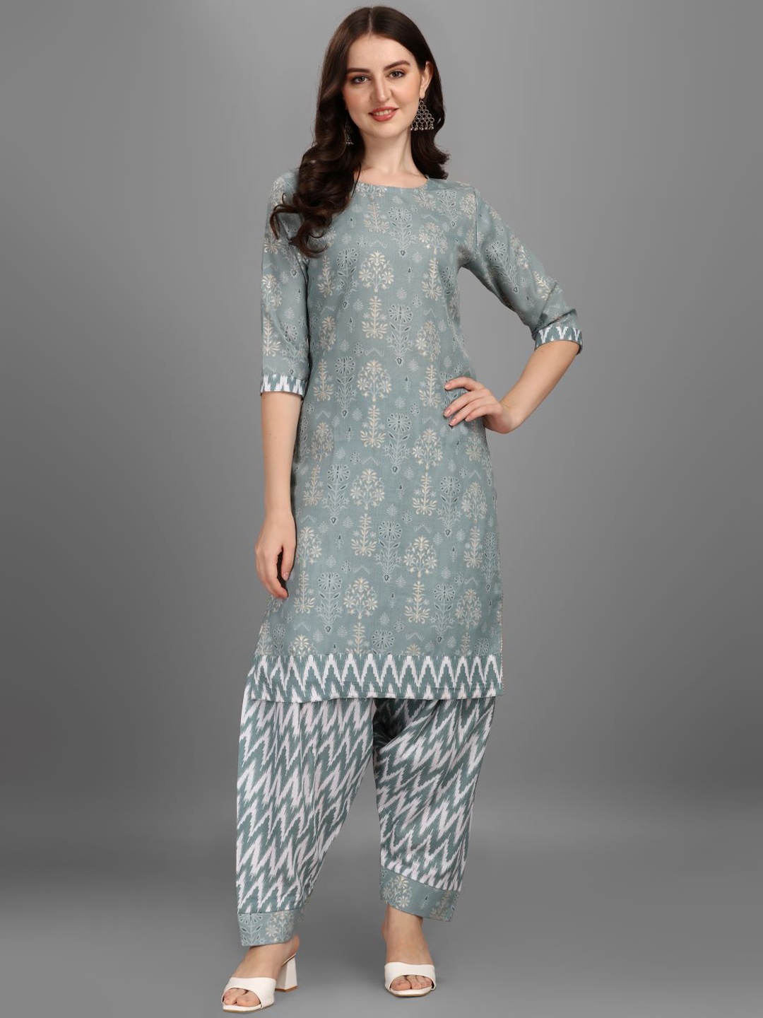 

GUFRINA Floral Printed Kurti with Trousers, Grey