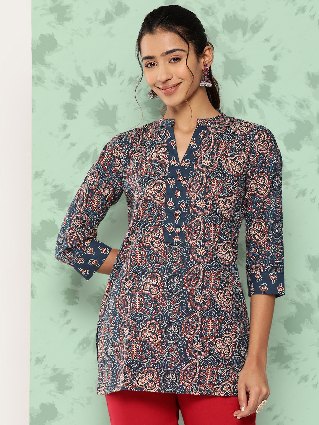 

Libas Ethnic Motifs Printed Pure Cotton Kurti, Navy blue