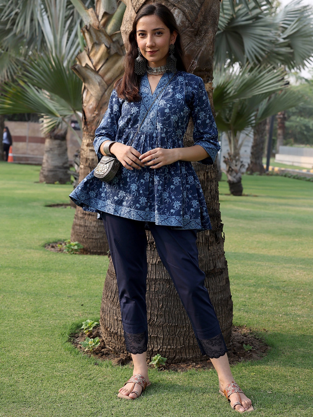 

Libas Floral Printed V-Neck Pure Cotton Empire Kurti, Blue