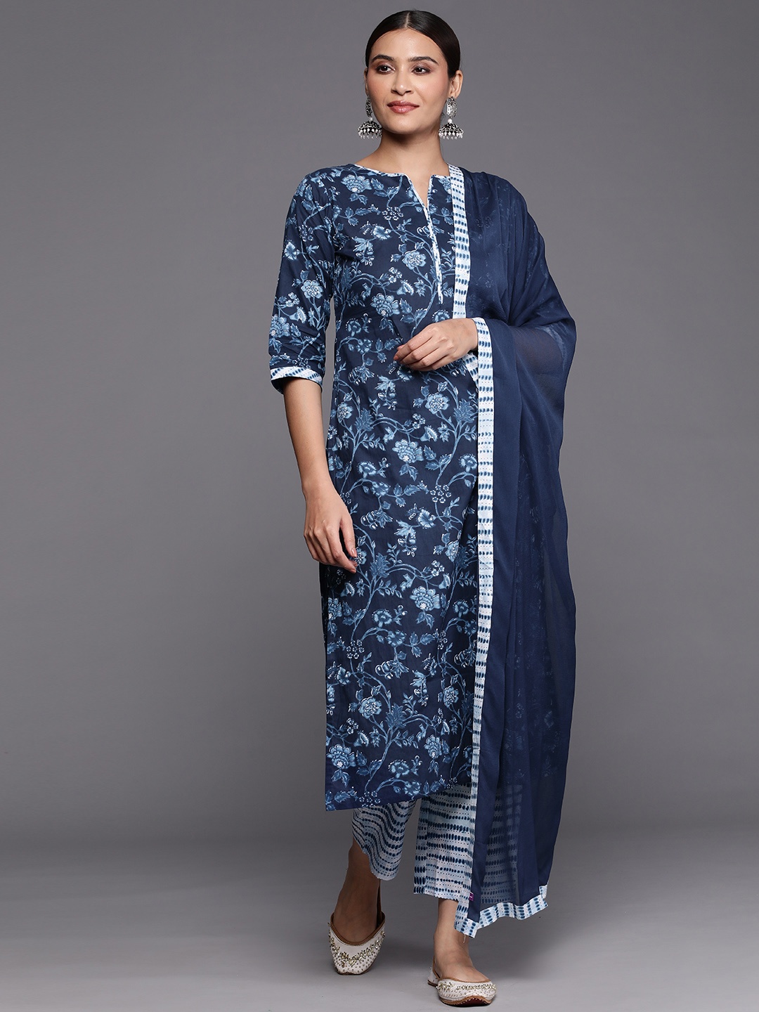 

Libas Women Floral Printed Pure Cotton Kurta With Trousers & With Dupatta, Blue