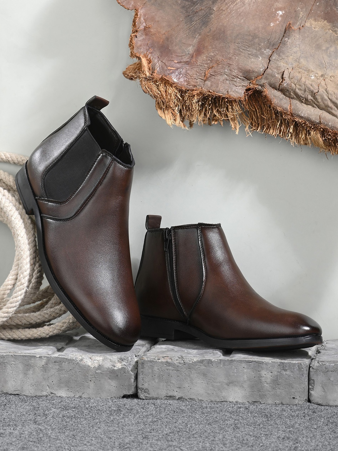 

AfroJack Men Mid-Top Chelsea Boots, Brown