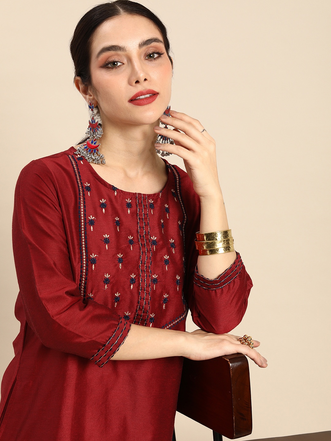 

Sangria Women Ethnic Motifs Embroidered Thread Work Kurta, Maroon