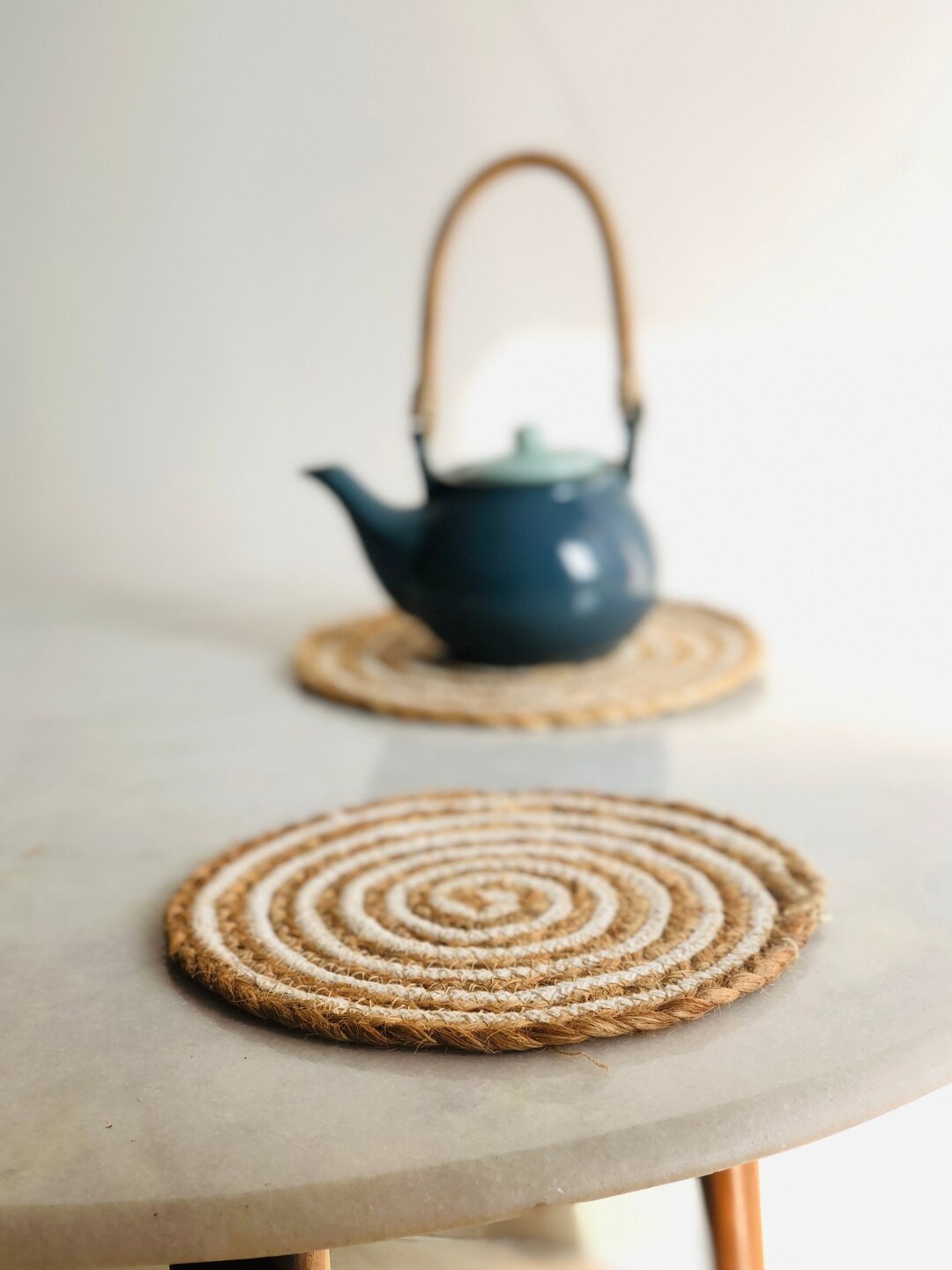 

JASMEY HOMES White & Brown Set Of 2 Textured Jute Coasters