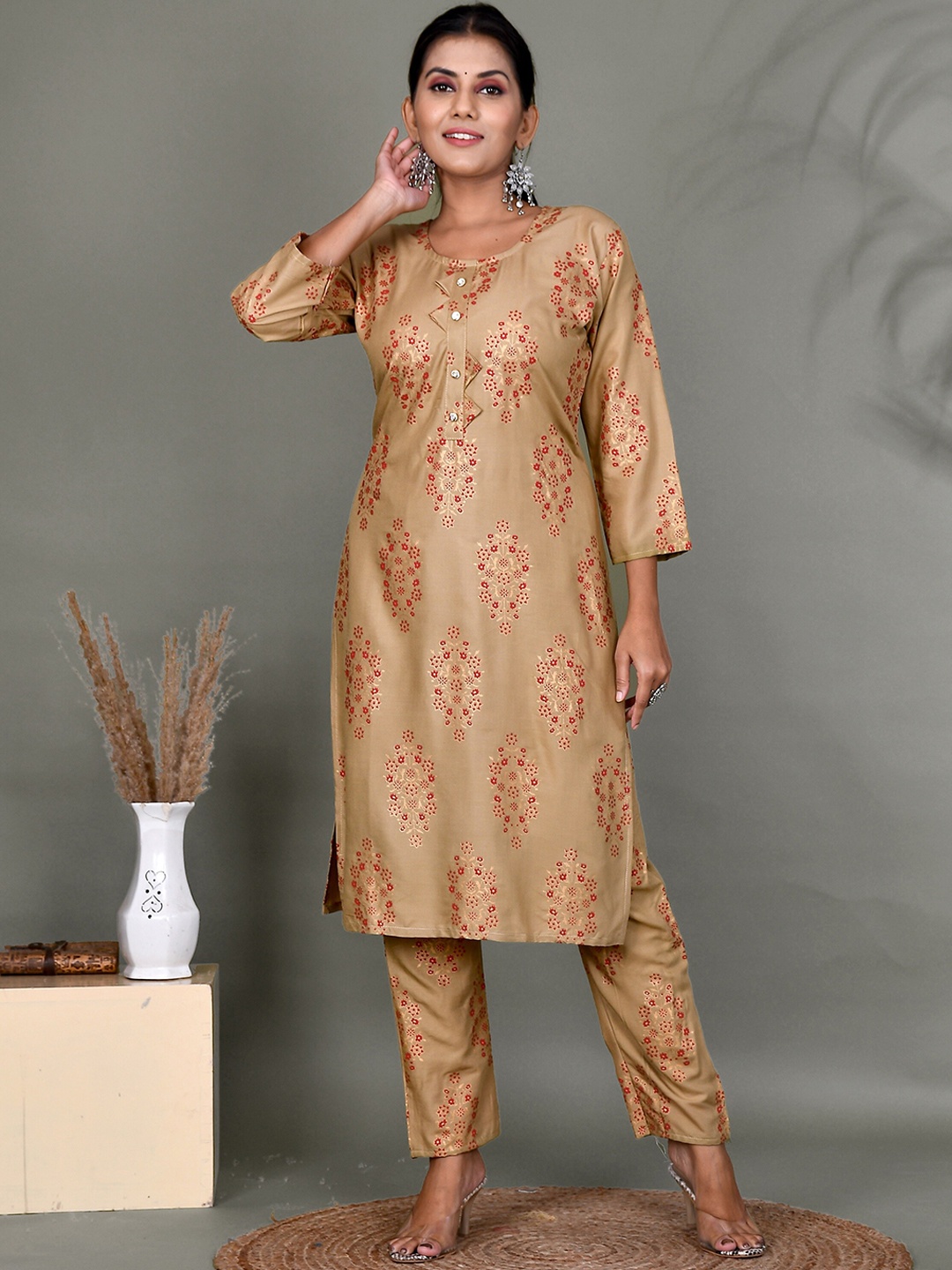 

Kesarya Women Ethnic Motifs Printed Kurta with Trousers, Coffee brown