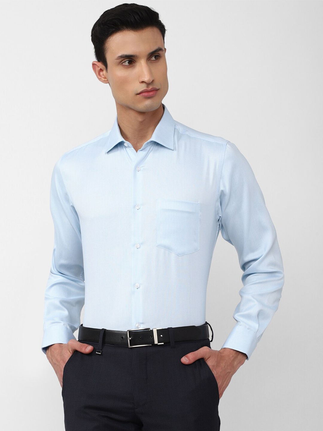 

Van Heusen Men Pure Cotton Formal Shirt, Blue