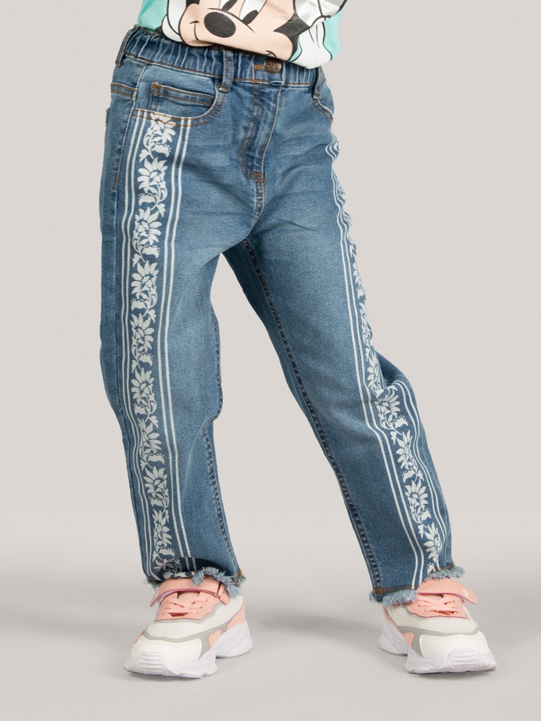 

Zalio Girls Cotton Relaxed Fit Light Fade Jeans, Blue