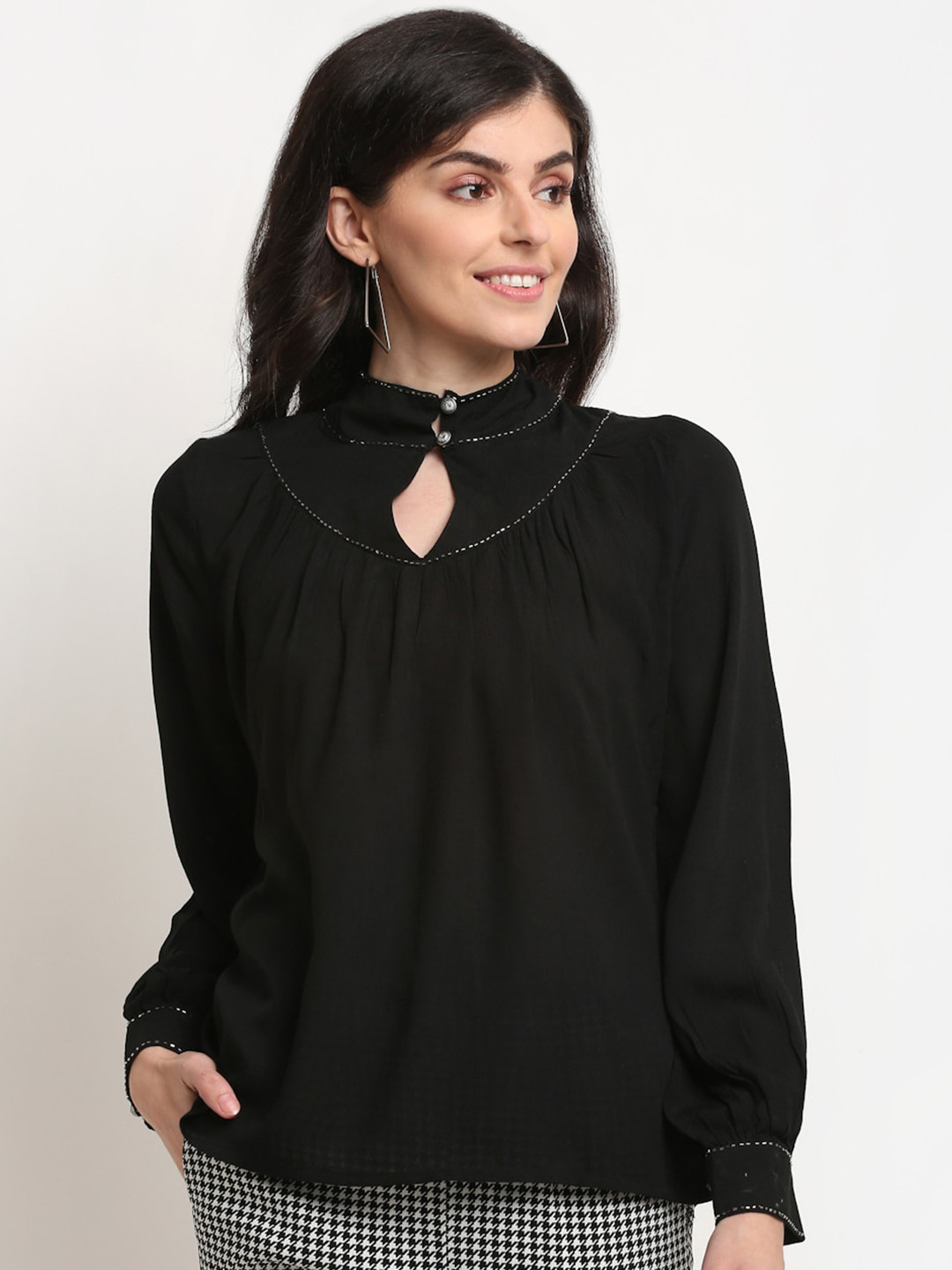 

La Zoire Keyhole Neck Puff Sleeves Top, Black