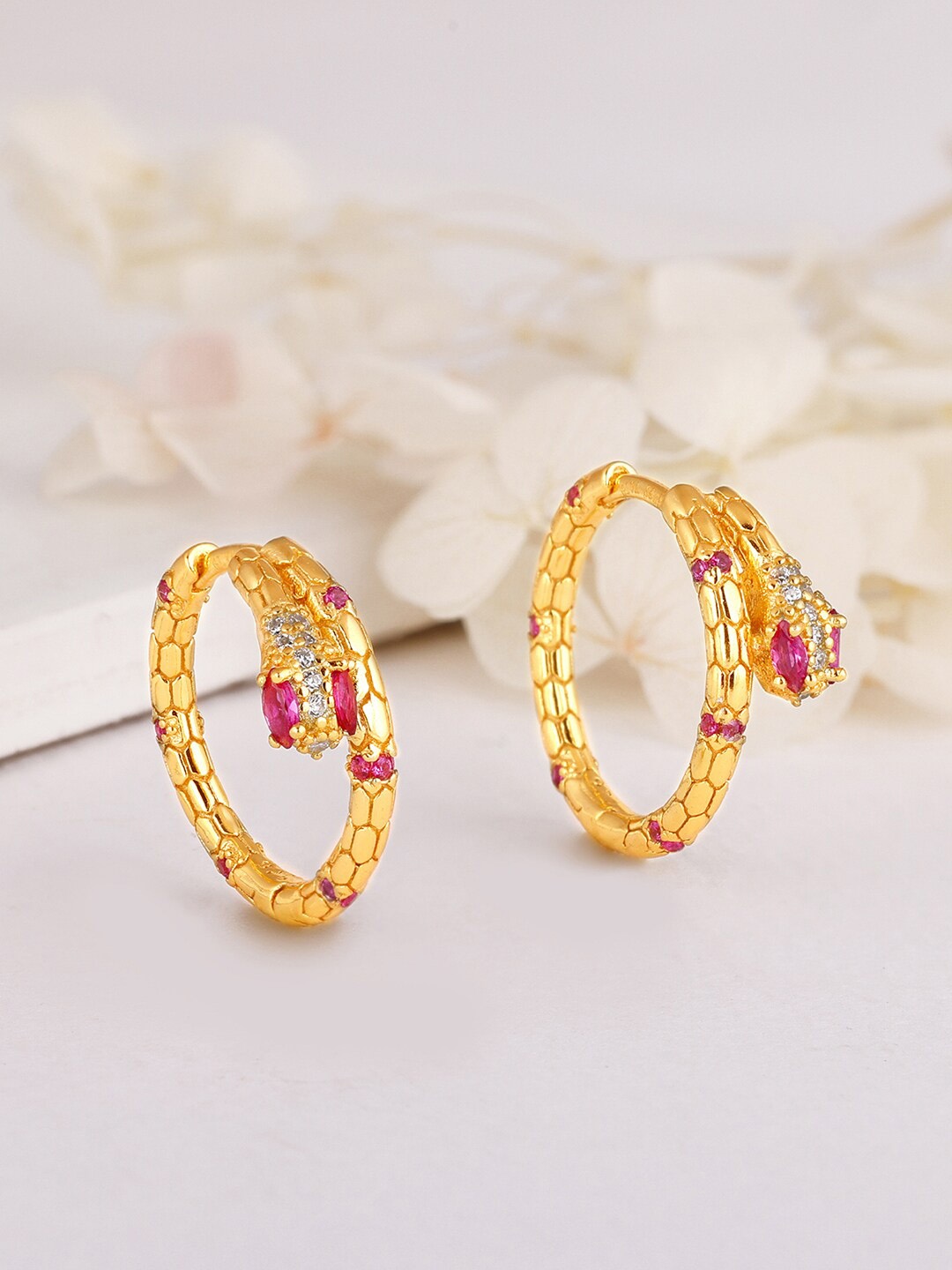 

GIVA Gold Plated Circular Studs Earrings