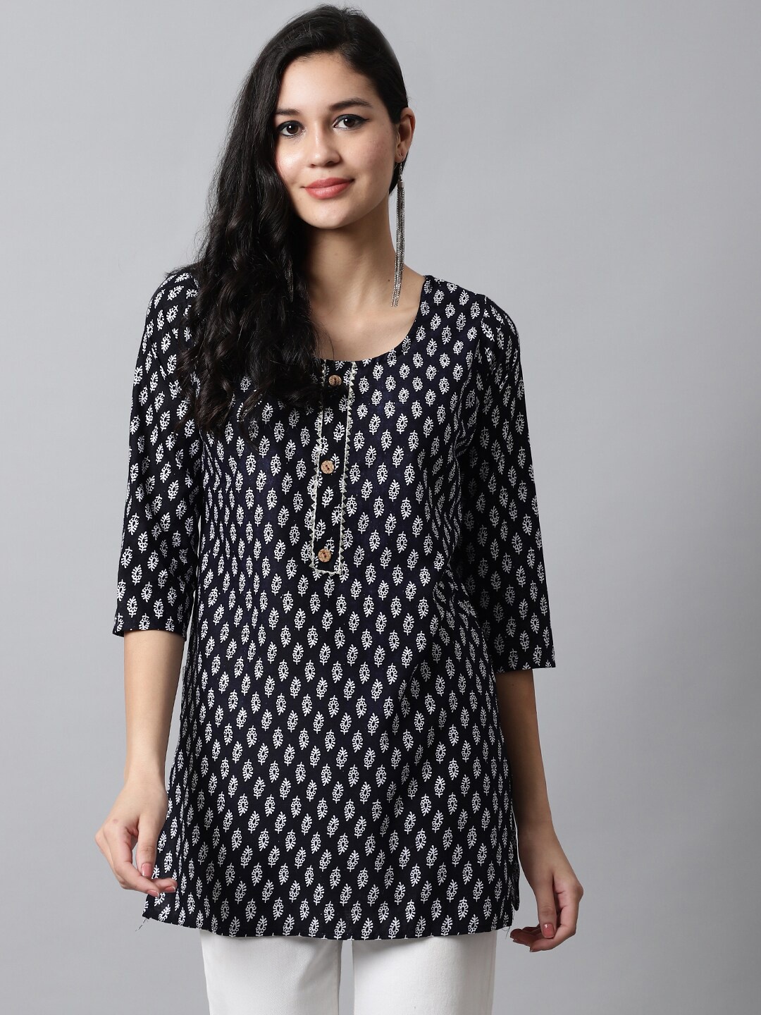 

SOUNDARYA Ethnic Motifs Printed Pure Cotton Kurti, Black