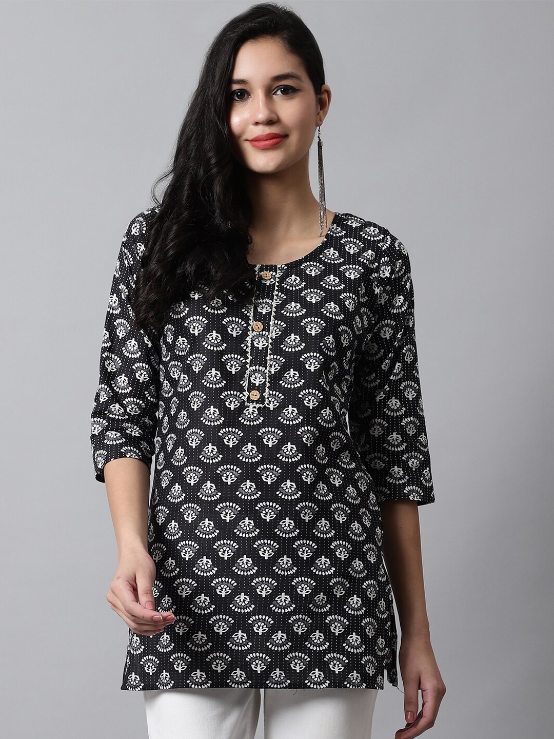 

SOUNDARYA Ethnic Motifs Printed Pure Cotton Kurti, Black