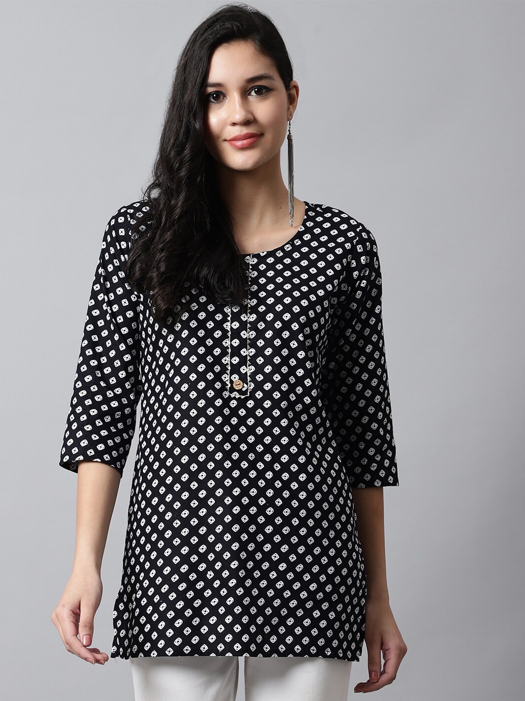 

SOUNDARYA Printed Pure Cotton Kurti, Black