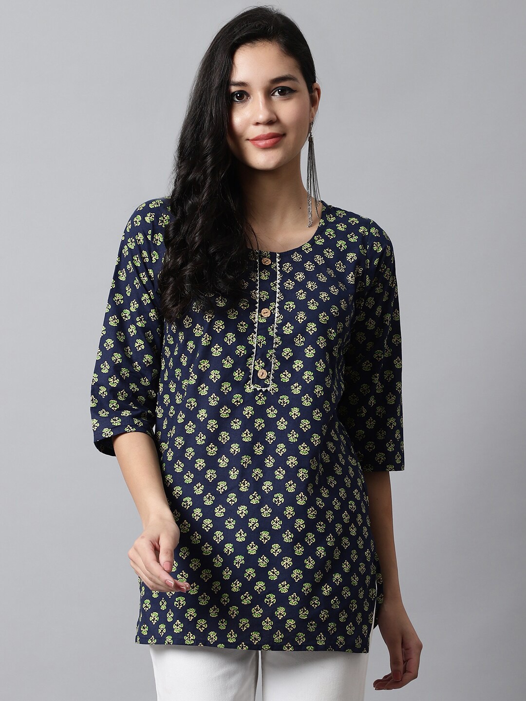 

SOUNDARYA Floral Printed Pure Cotton Kurti, Navy blue