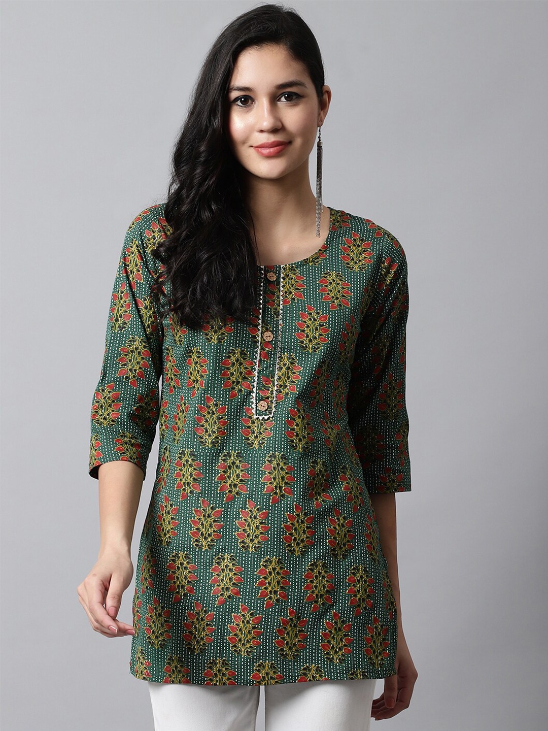 

SOUNDARYA Floral Printed Pure Cotton Kurti, Green