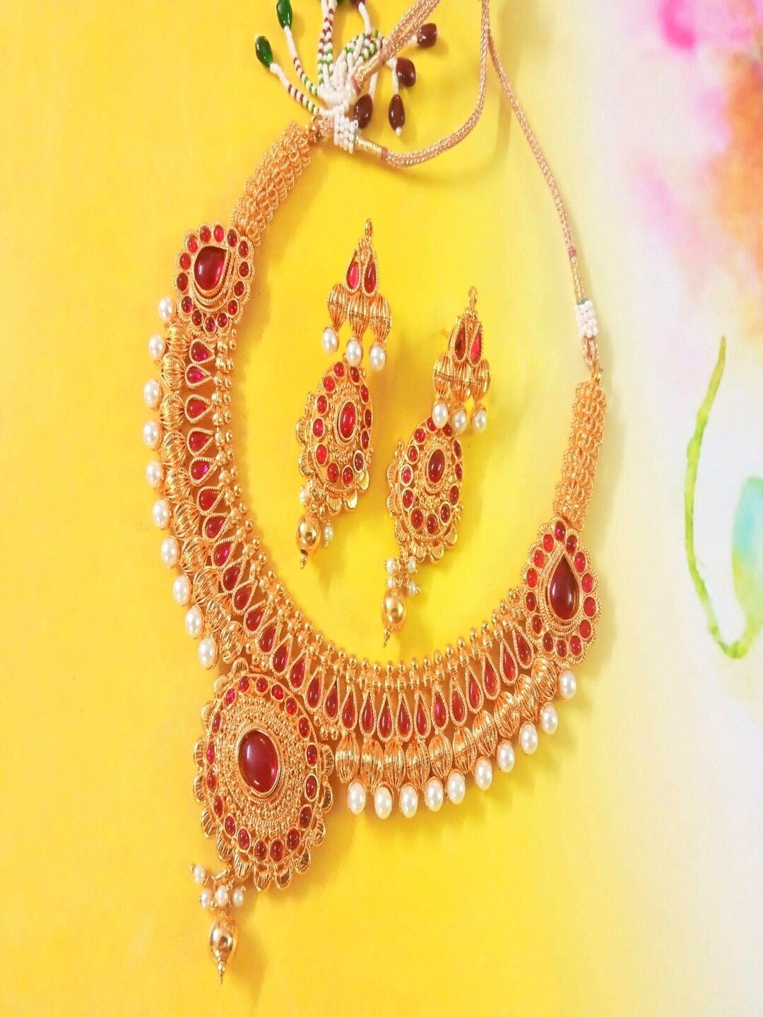 

Runjhun Gold-Plated Stones-Studded & Beads-Beaded Jewellery Set