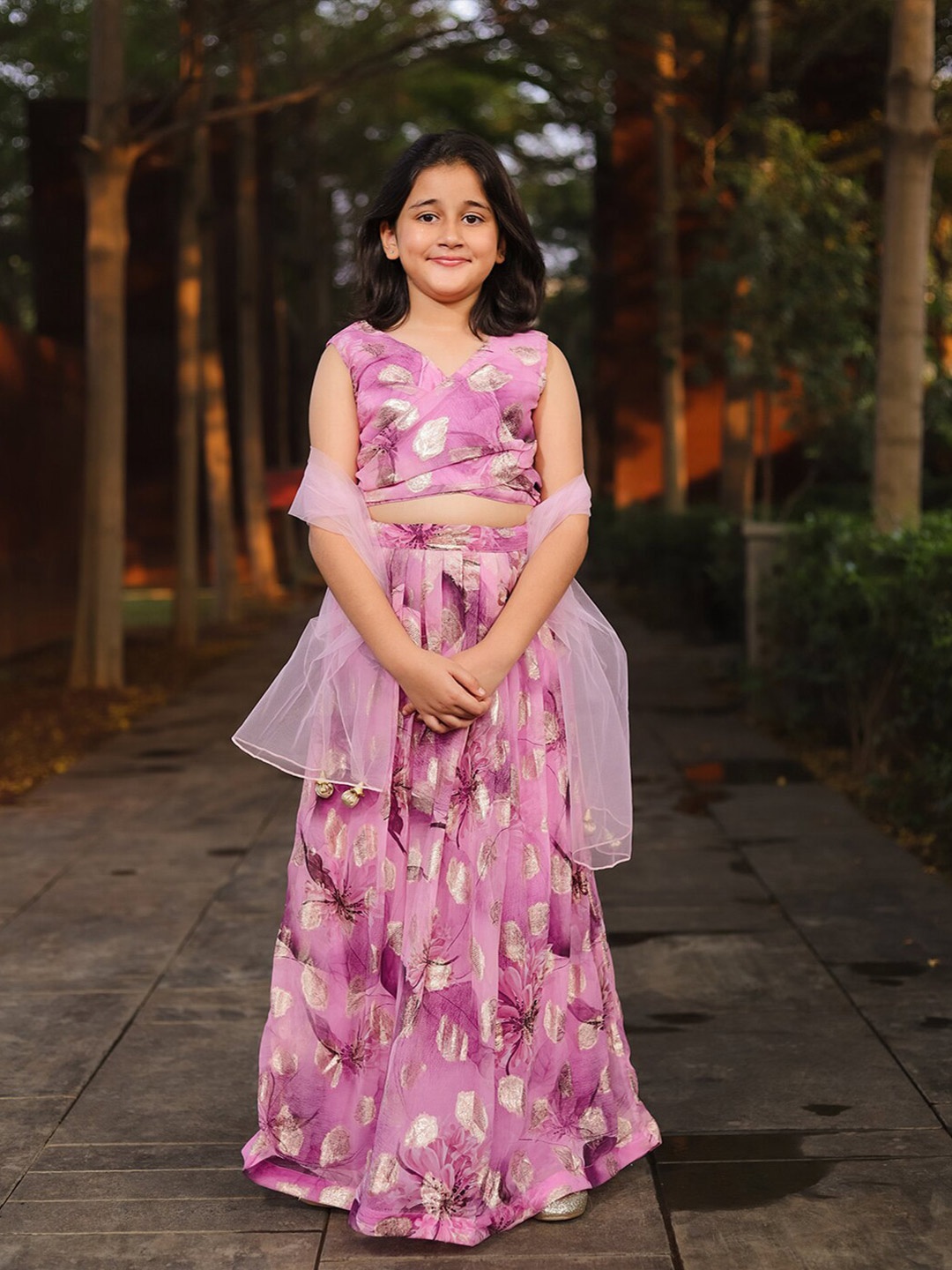 

PICCOLO Girls Purple & Silver-Toned Ready to Wear Lehenga & Blouse With Dupatta