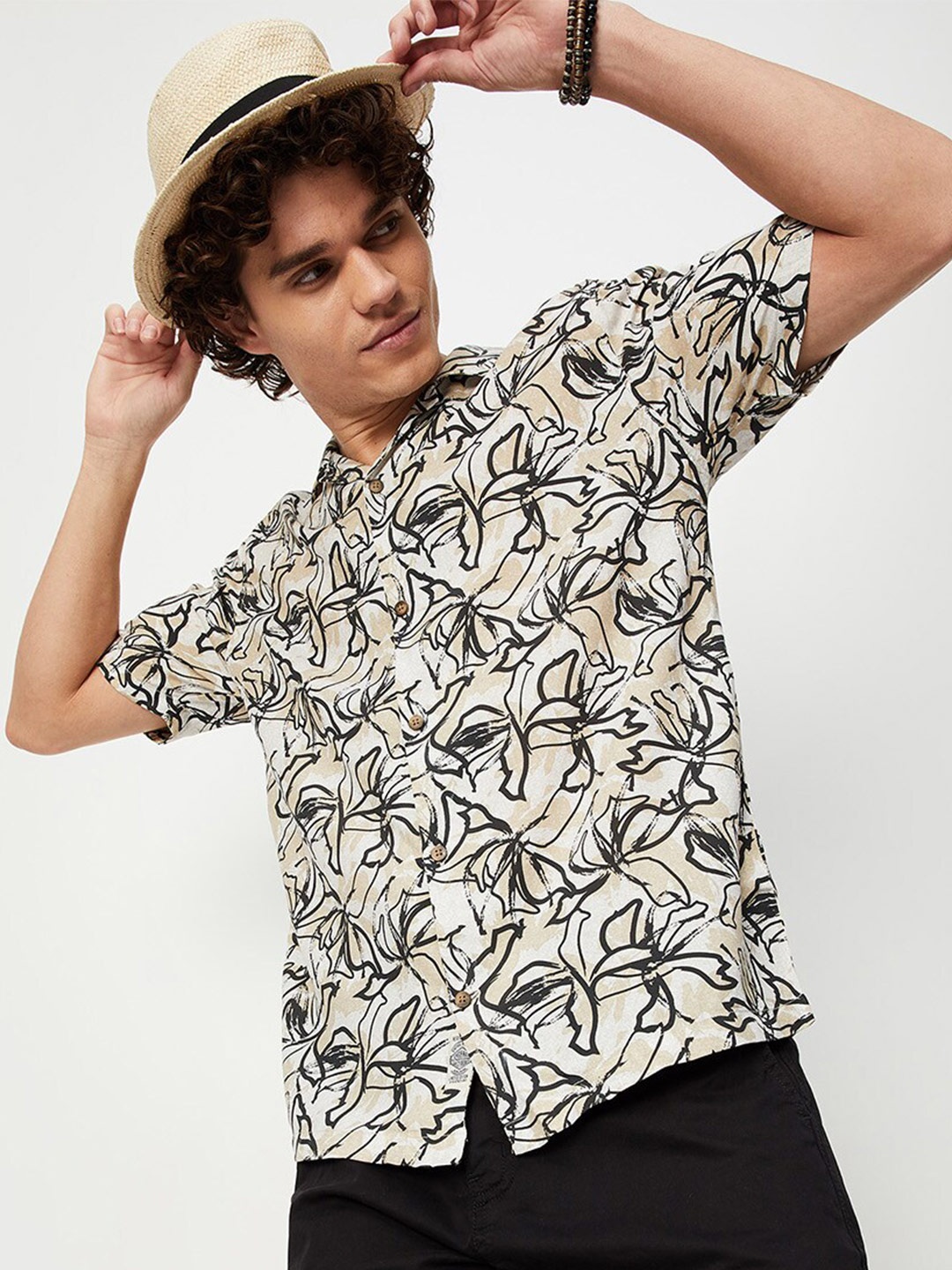 

max Men Floral Printed Casual Shirt, Off white