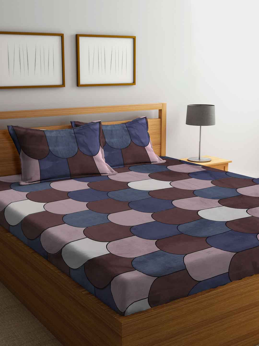 

KLOTTHE Brown & Blue Geometric 300 TC King Bedsheet with 2 Pillow Covers