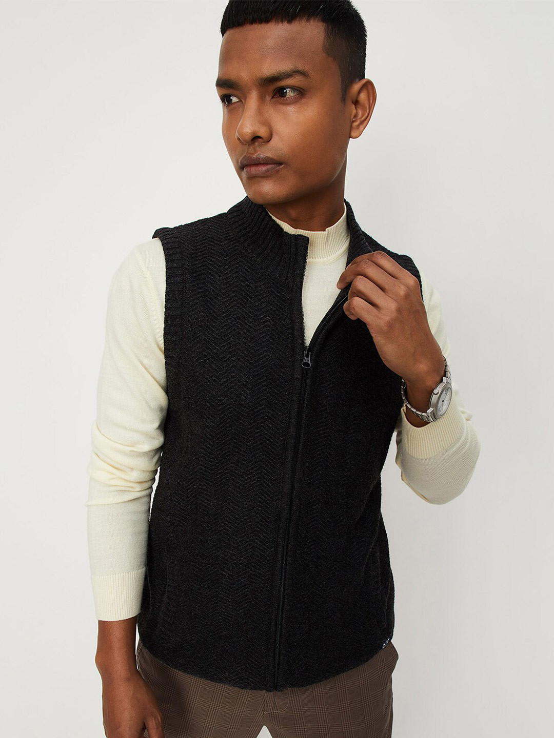 

max Men Acrylic Sweater Vest, Charcoal