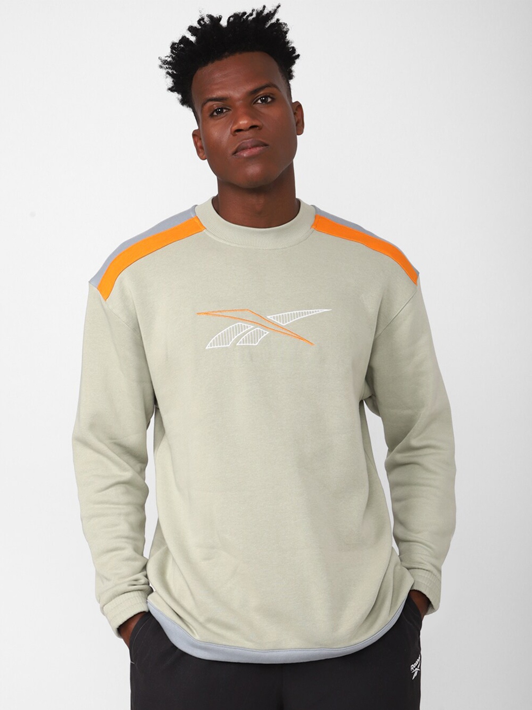 

Reebok Men Classics Team Sports Crew Sweatshirt, Grey