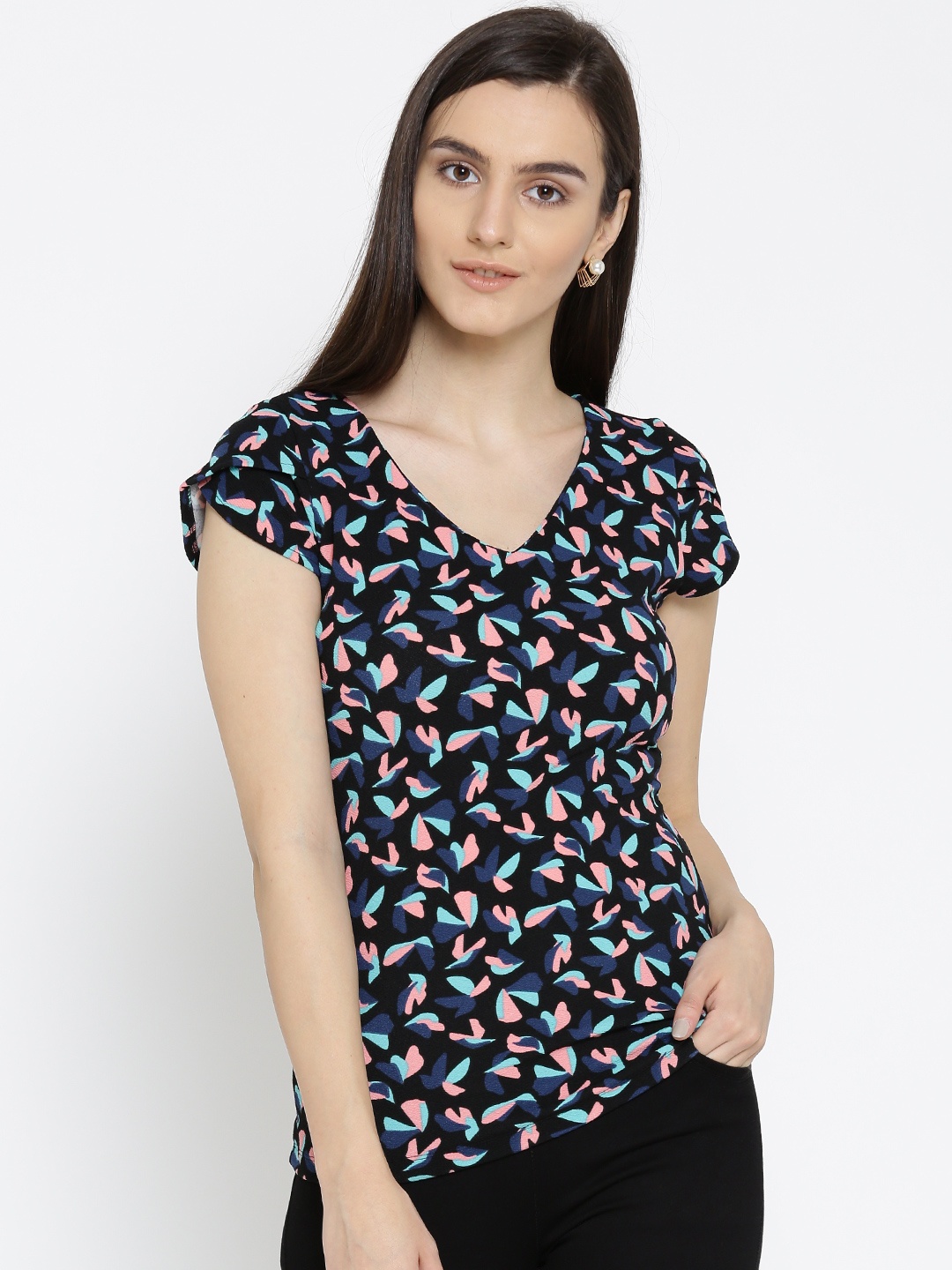 

Wills Lifestyle Women Black Printed Fitted Top