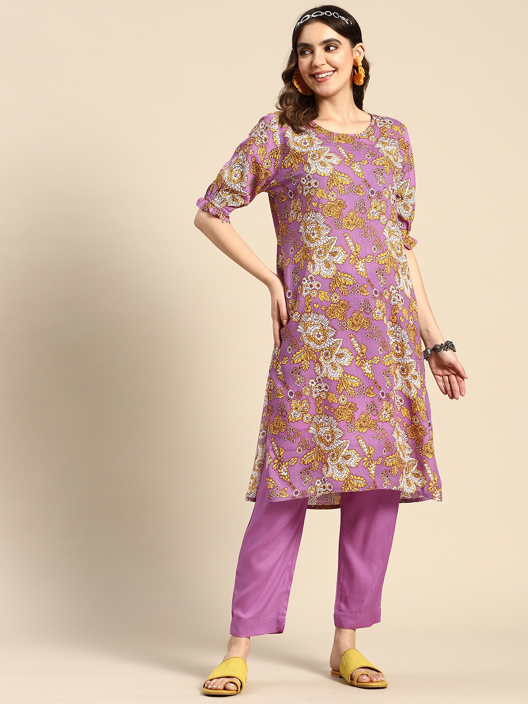 

Sangria Floral Printed Kurta with Trousers, Purple