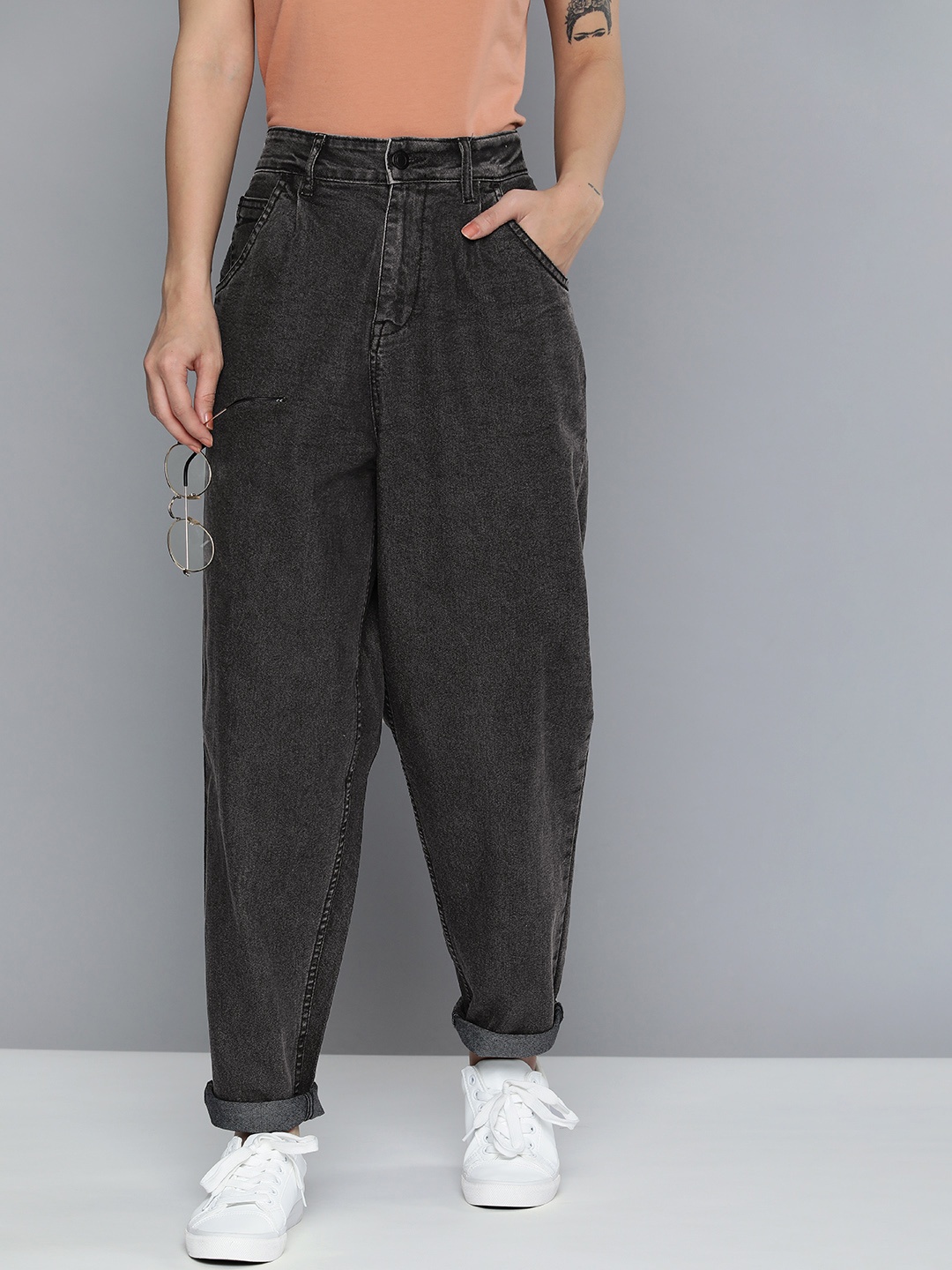 

Mast & Harbour Women Relaxed Fit High-Rise Light Fade Stretchable Jeans, Charcoal