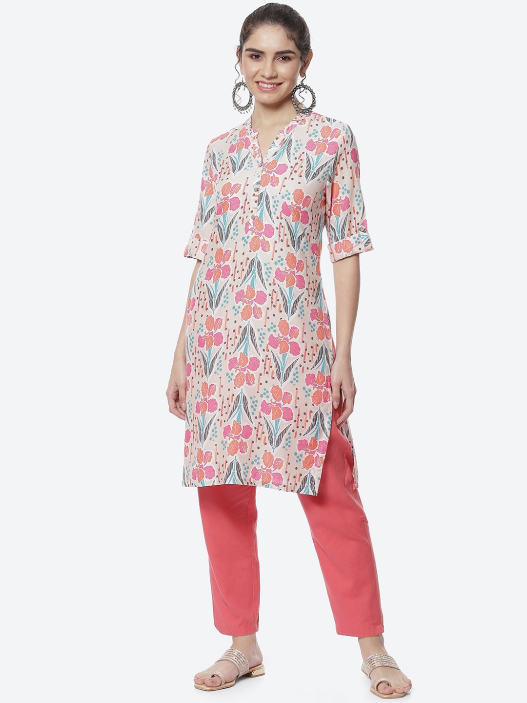 

Rangriti Mandarin Collar Floral Printed Kurta, Peach