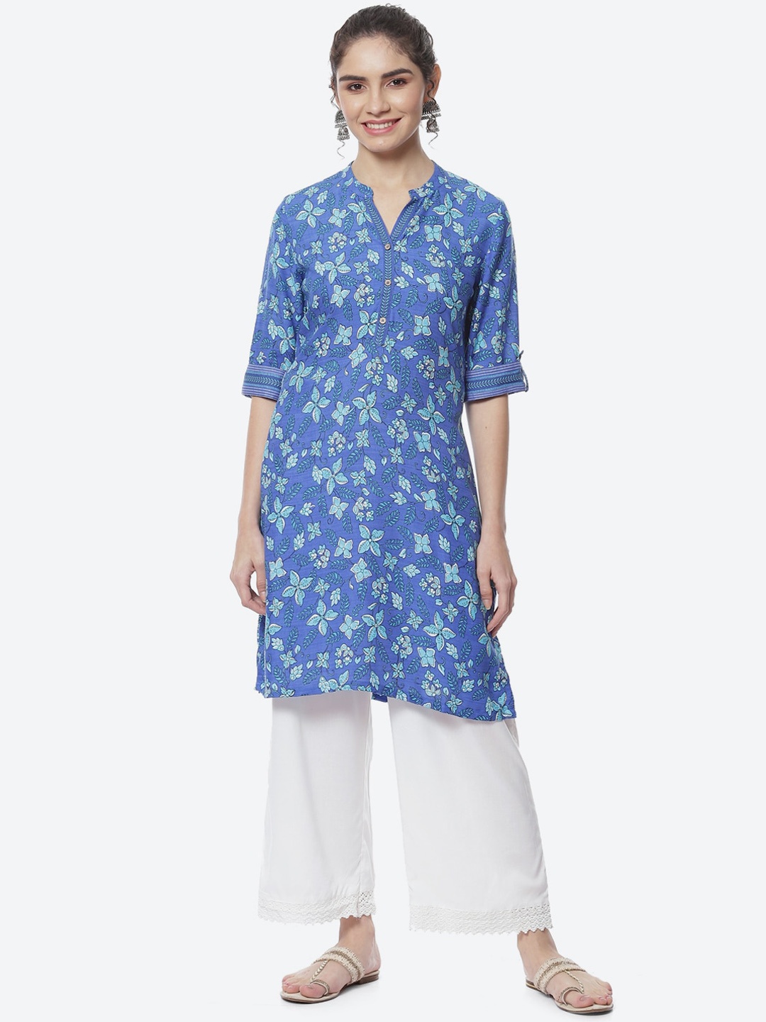 

Rangriti Women Floral Printed Thread Work Kurta, Blue