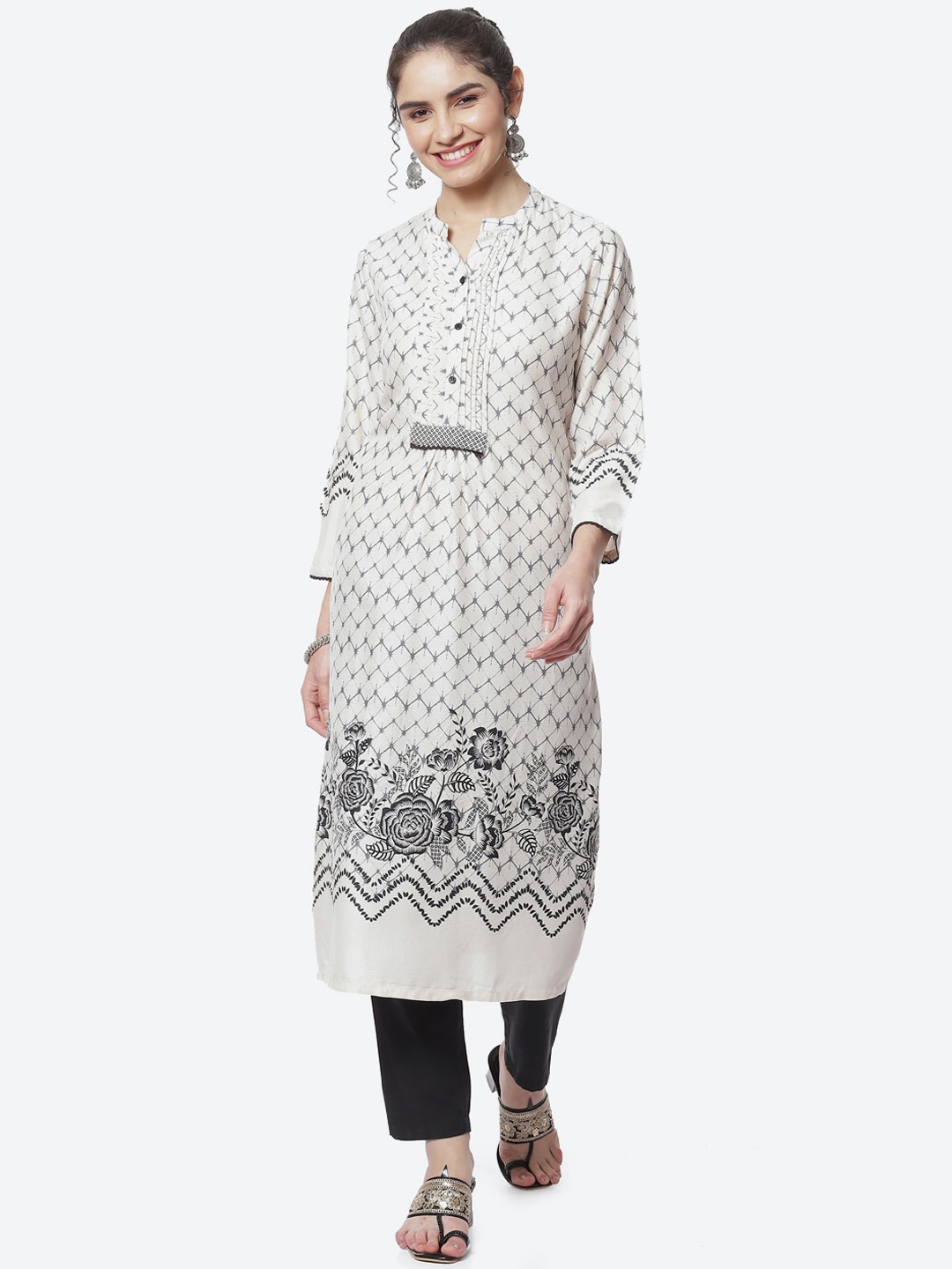 

Rangriti Women Geometric Printed Kurta, Off white