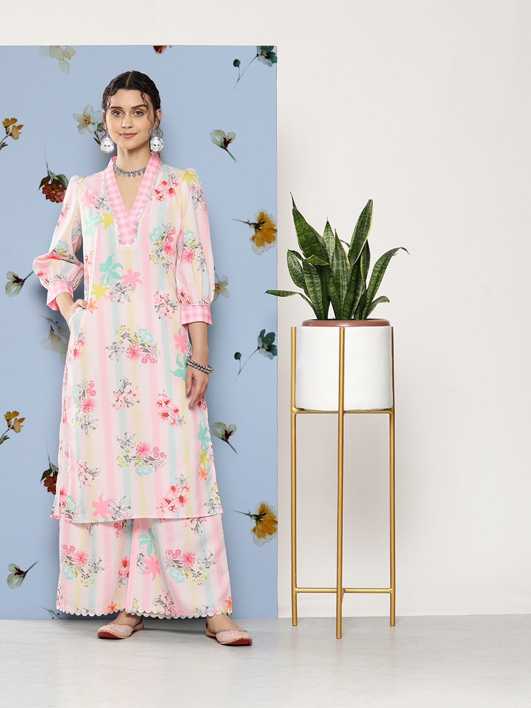 

Ahalyaa Women Pink Floral Printed Gotta Patti Kurta with Palazzos