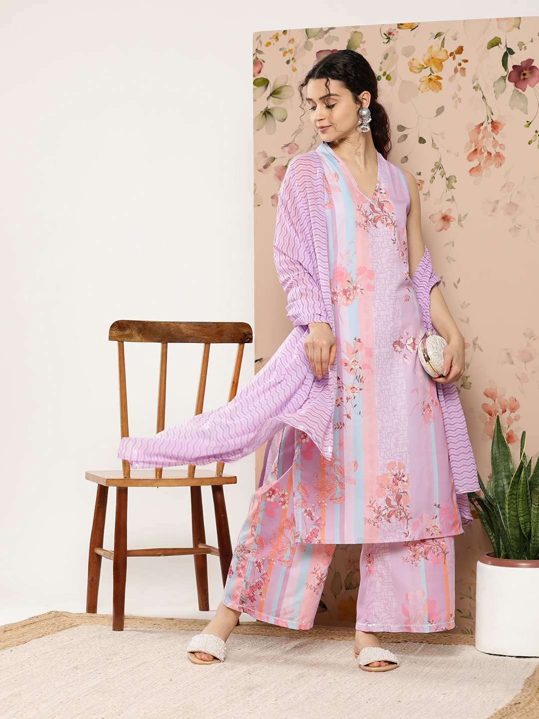 

Ahalyaa Women Lavender Floral Printed Gotta Patti Kurta with Palazzos & With Dupatta