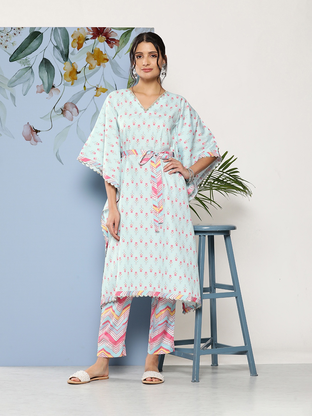 

Ahalyaa Women Sea Green Floral Printed Gotta Patti Kurta with Trousers