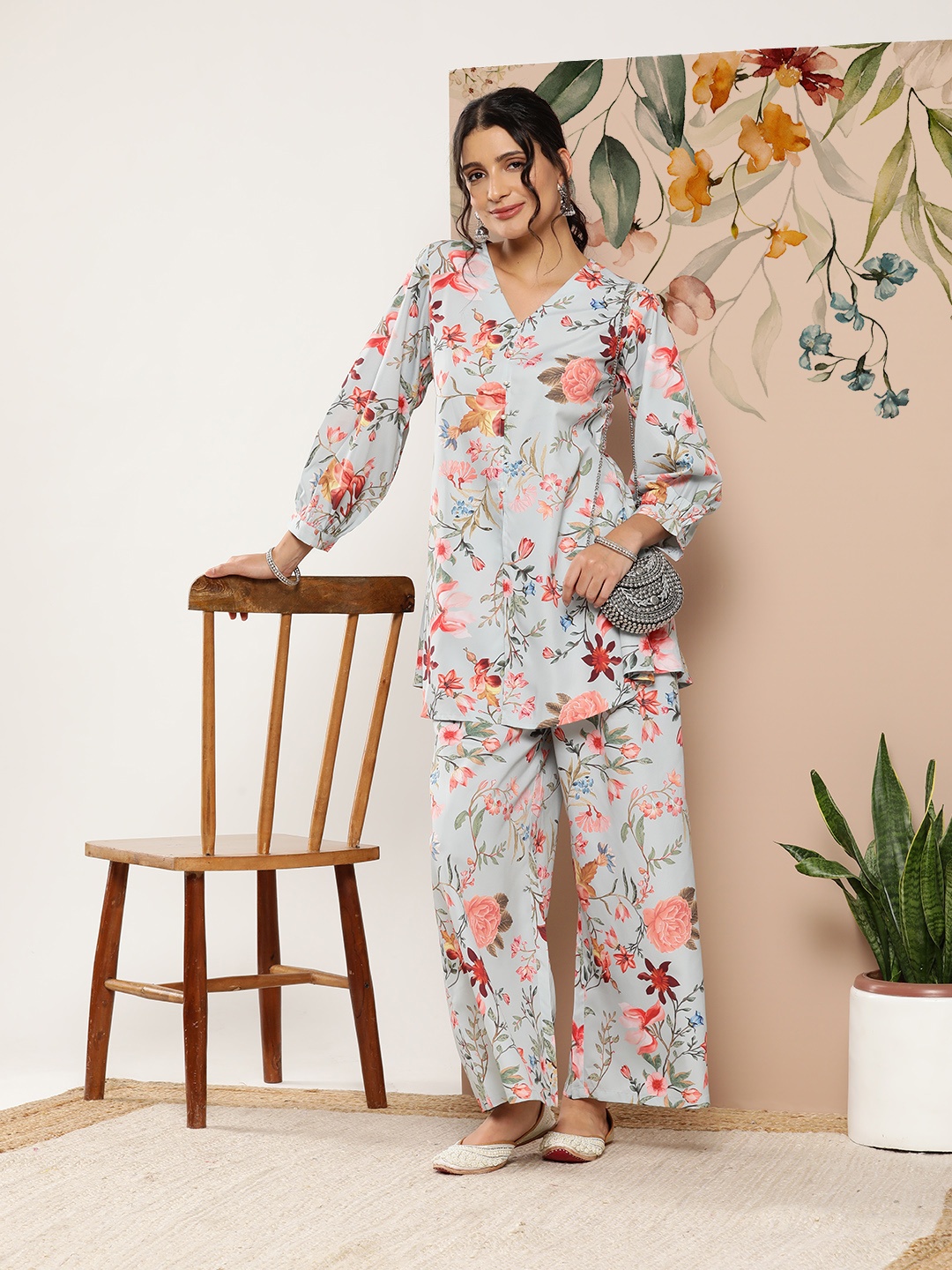 

Ahalyaa Women Floral Print Crepe Co-Ords, Sea green